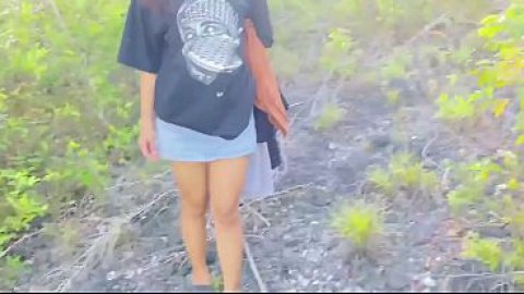 kebelet ngentot di semak" sama pacar