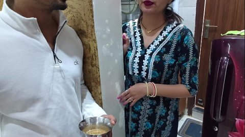 Bade Dudh wali Paros Ki bHabhi Ko Chini Mangne ke Bahane Chod Diya ( HIndi Audio )